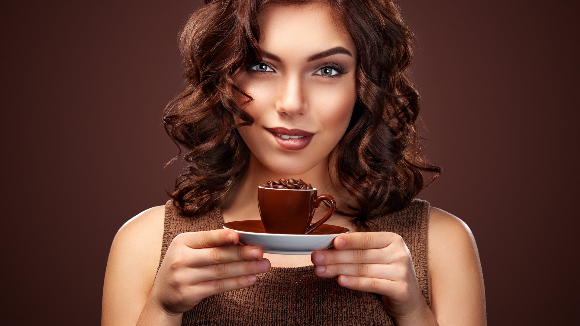 Обои девушка, улыбка, взгляд, кофе, чашка, макияж, прическа, mike orlov, girl, smile, look, coffee, cup, makeup, hairstyle разрешение 5545x3696 Загрузить