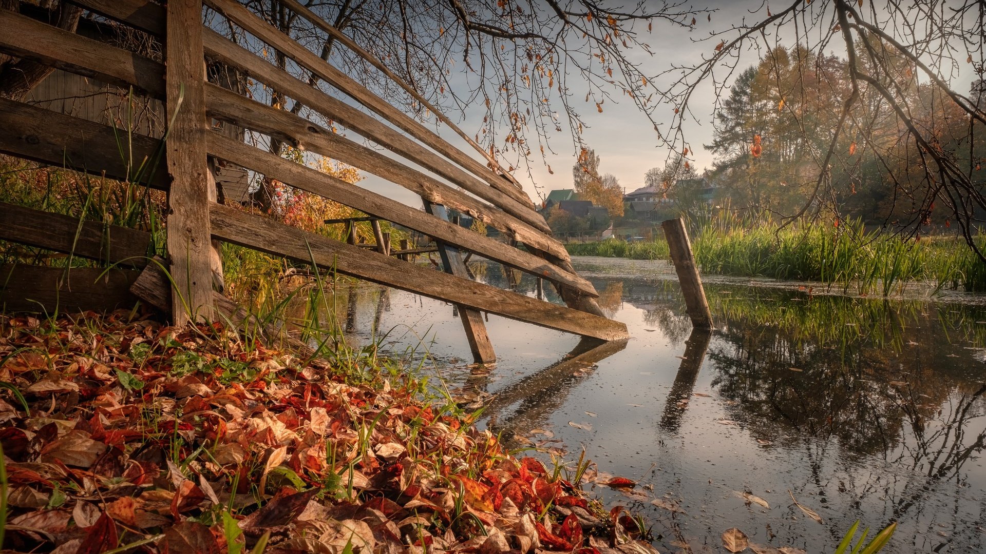 Обои природа, пейзаж, осень, забор, речушка, nature, landscape, autumn, the fence, river разрешение 1920x1280 Загрузить