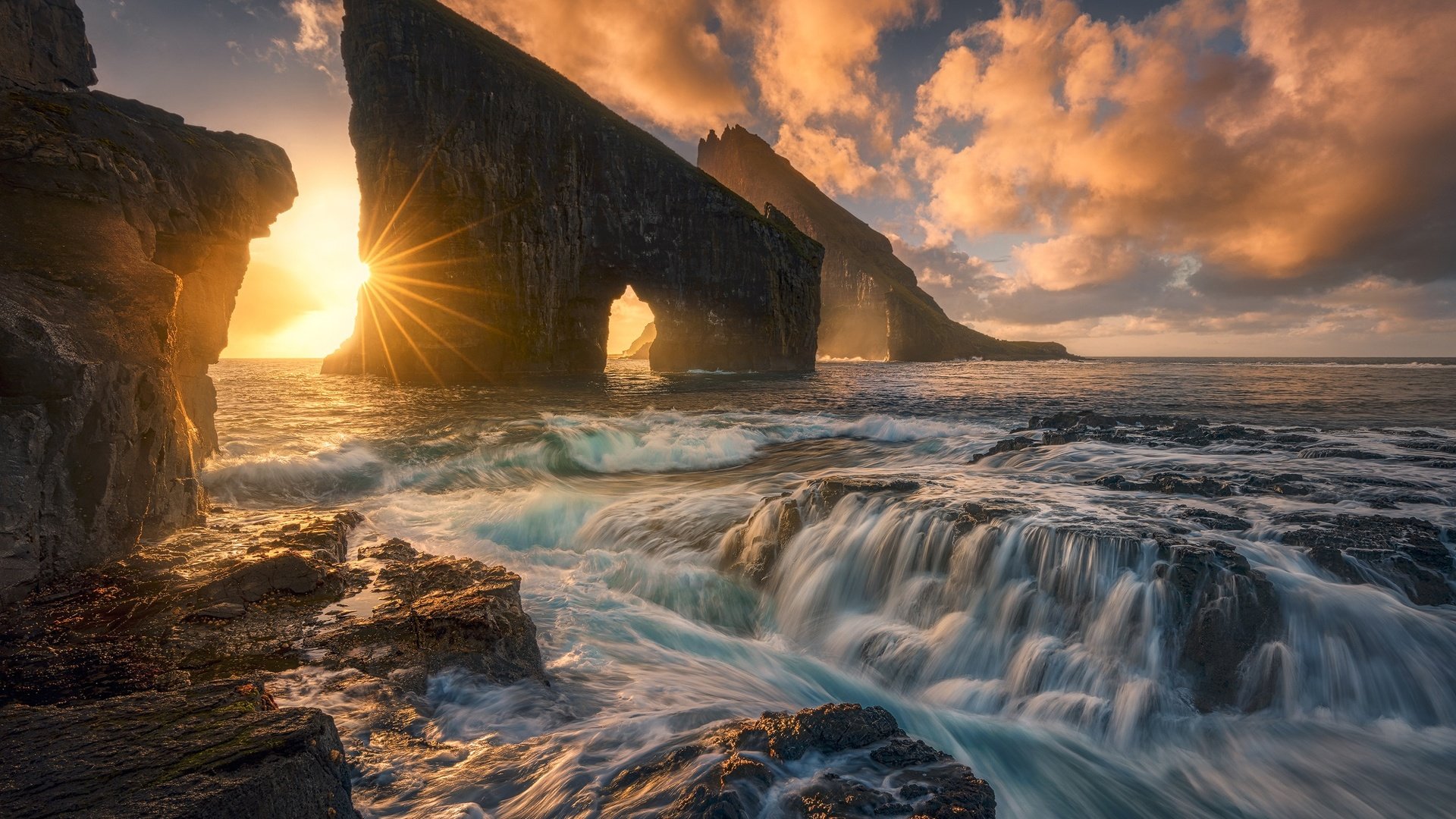 Обои скалы, закат, океан, фарерские острова, дания, атлантический океан, atlantic ocean, rocks, sunset, the ocean, faroe islands, denmark, the atlantic ocean разрешение 2000x1333 Загрузить