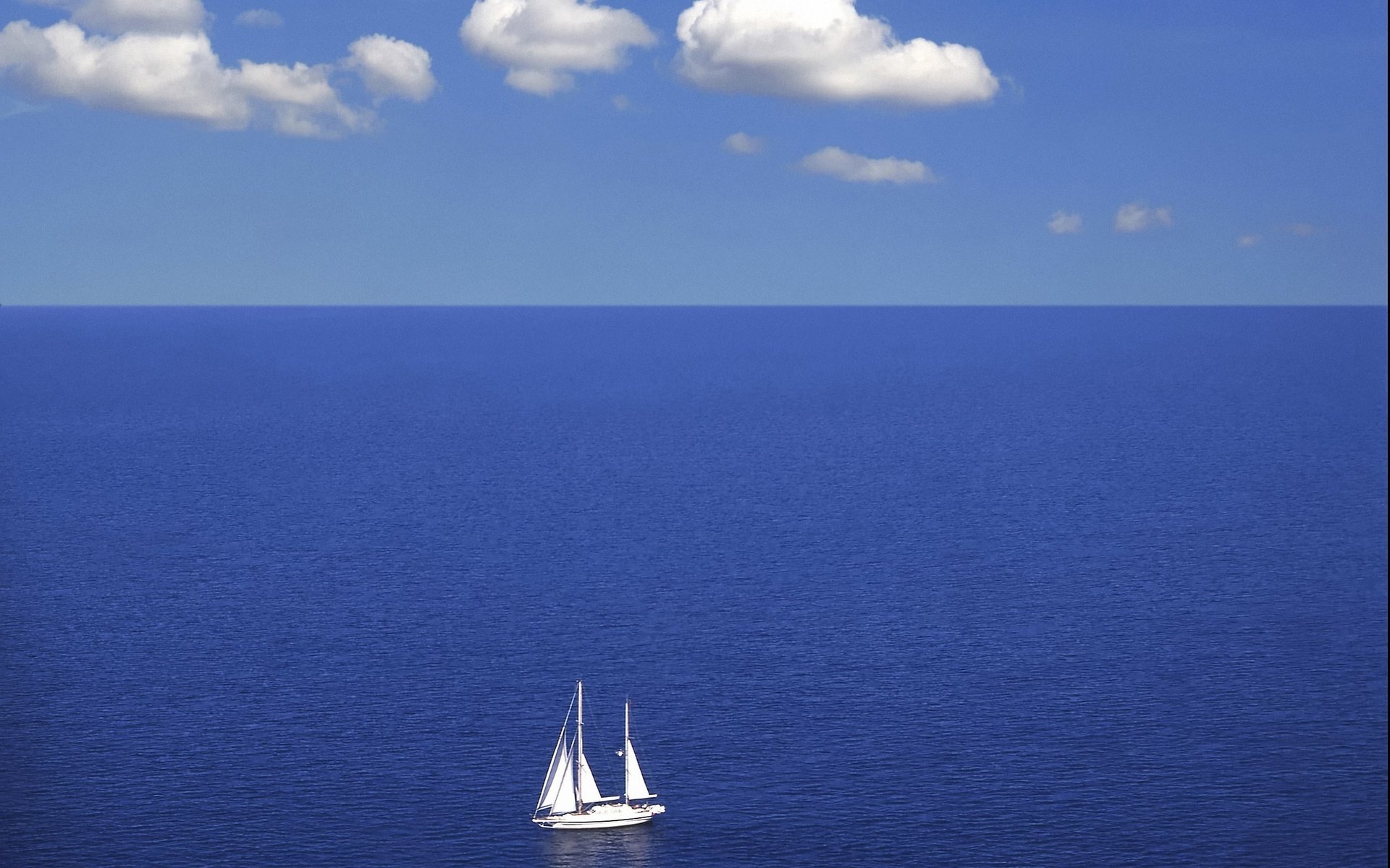 Обои облака, синий, море, горизонт, яхта, clouds, blue, sea, horizon, yacht разрешение 2836x2052 Загрузить