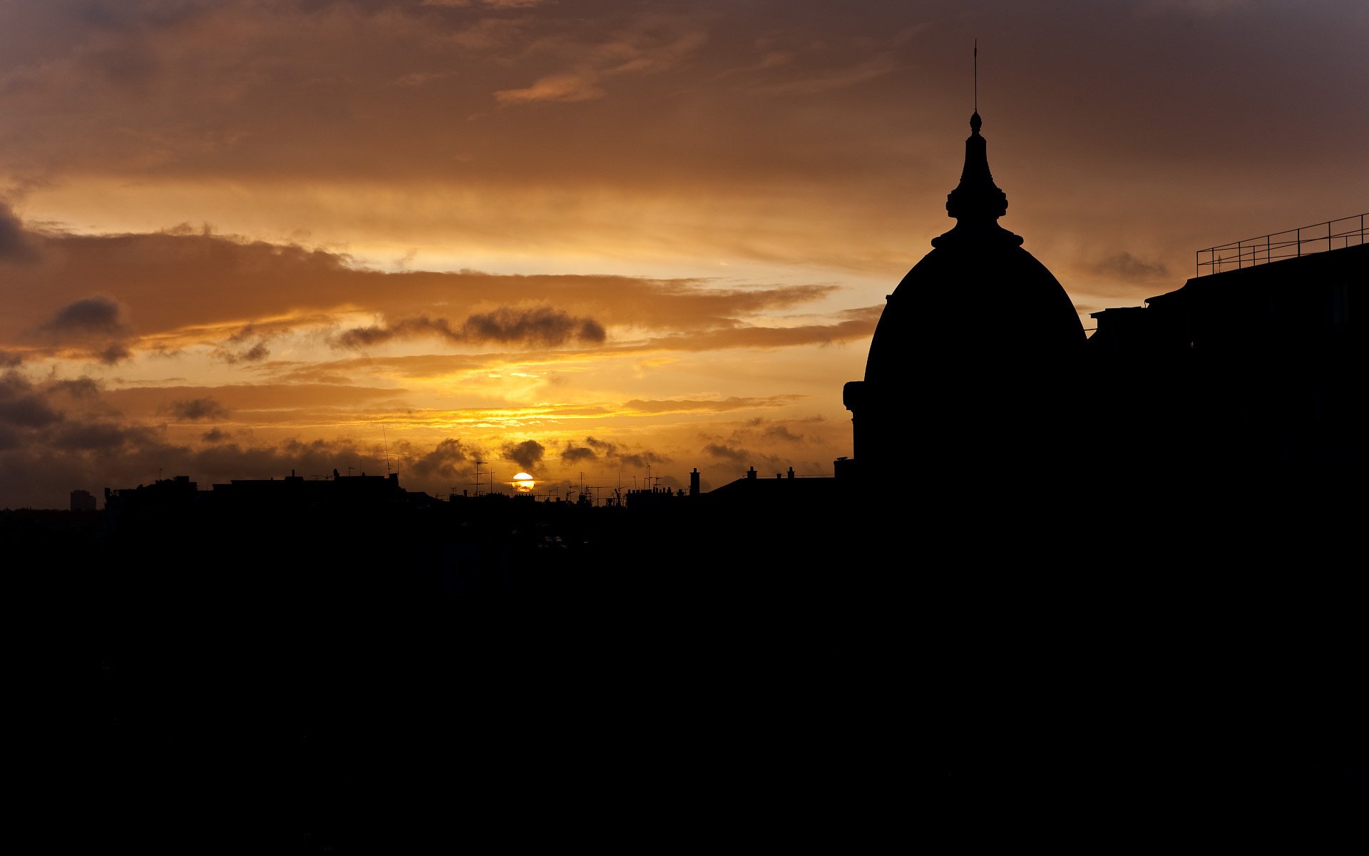 Обои солнце, закат, париж, силуэт, крыши, the sun, sunset, paris, silhouette, roof разрешение 1920x1280 Загрузить