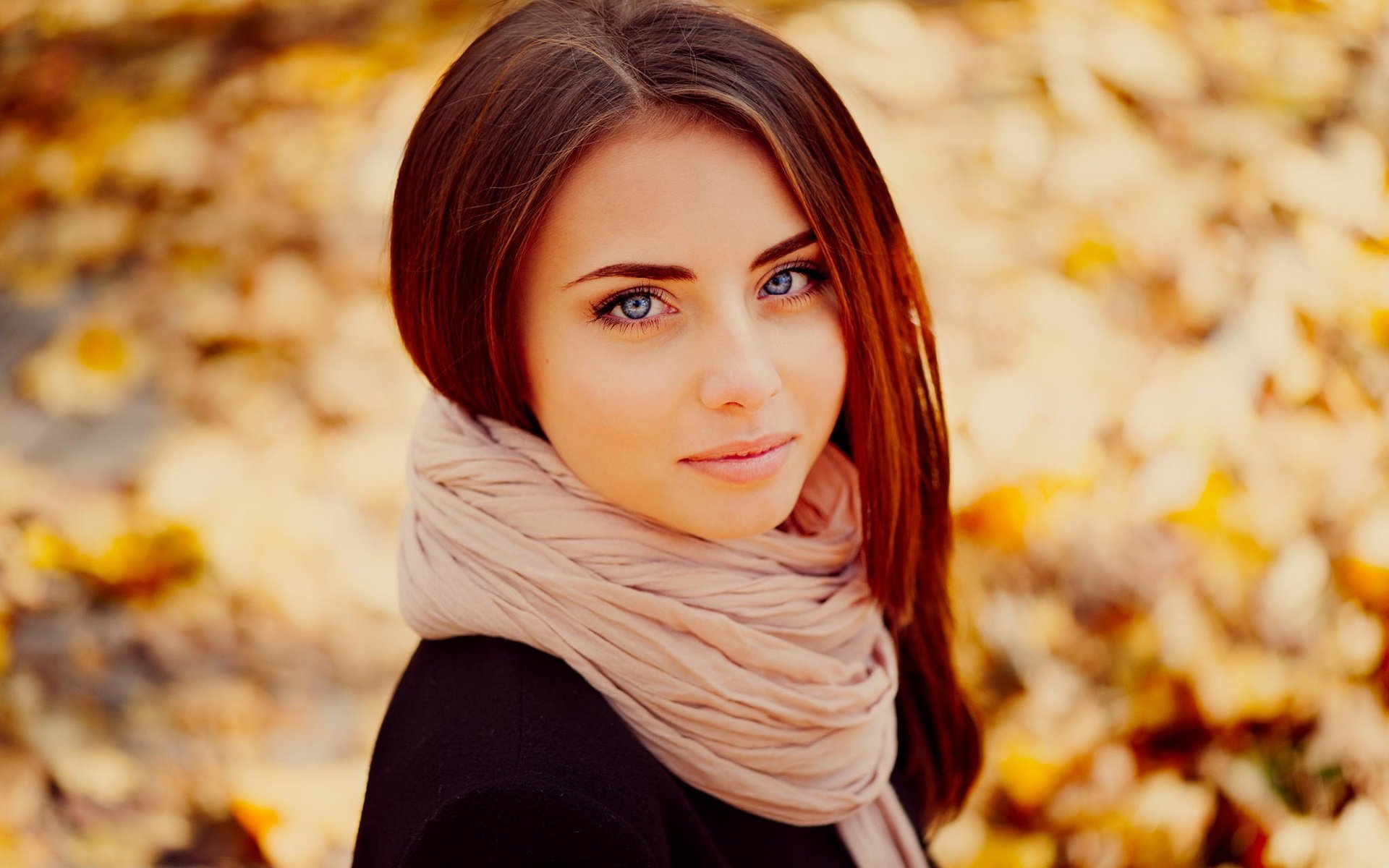 Обои девушка, парк, портрет, брюнетка, осень, girl, park, portrait, brunette, autumn разрешение 2048x1362 Загрузить