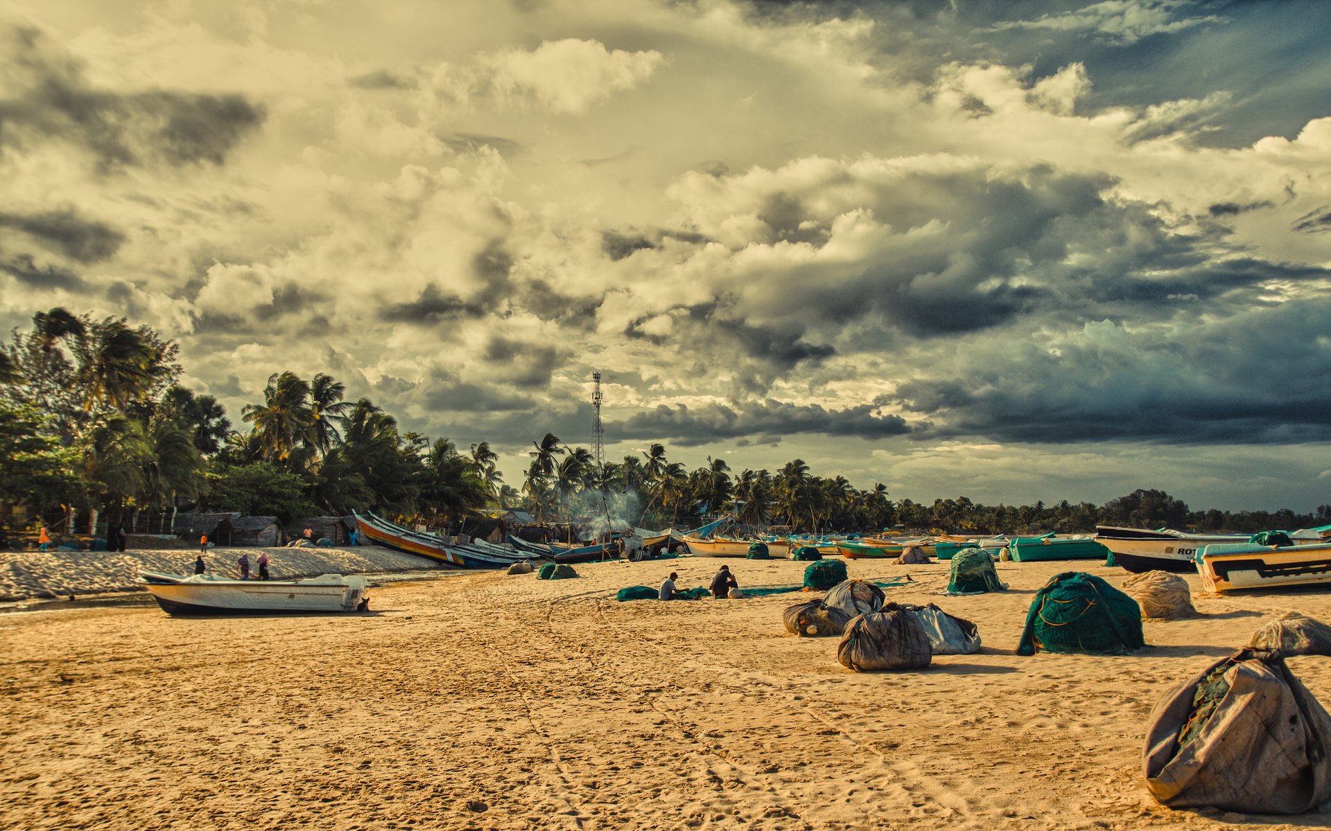 Обои пляж, лодки, сети, рыбаки, шри-ланка, beach, boats, network, fishermen, sri lanka разрешение 2048x1214 Загрузить