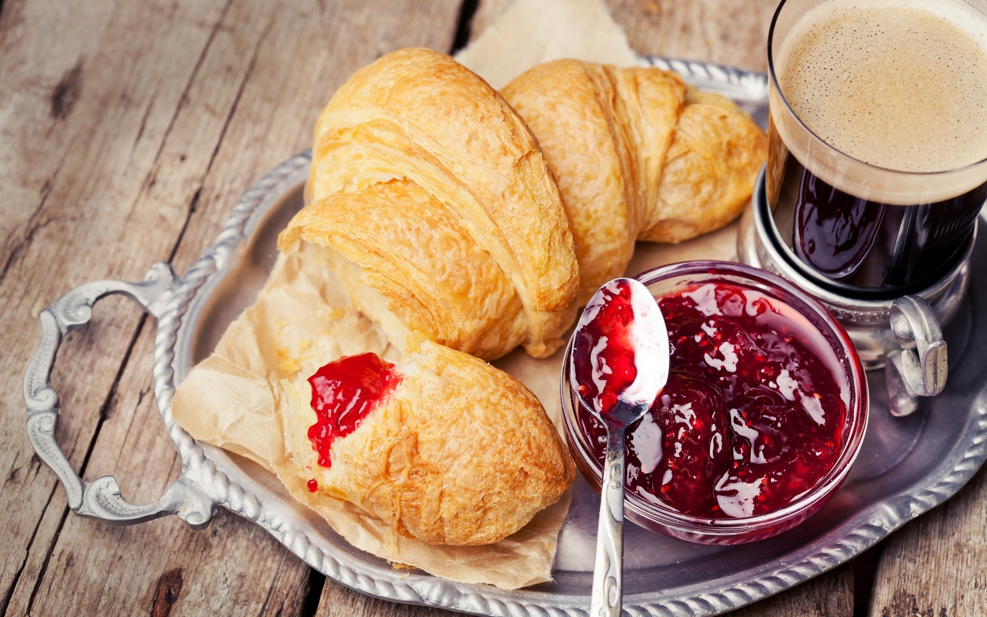 Обои кофе, выпечка, круасан, круассан, варенье, baking, coffee, cakes, croissant, jam разрешение 2880x1920 Загрузить