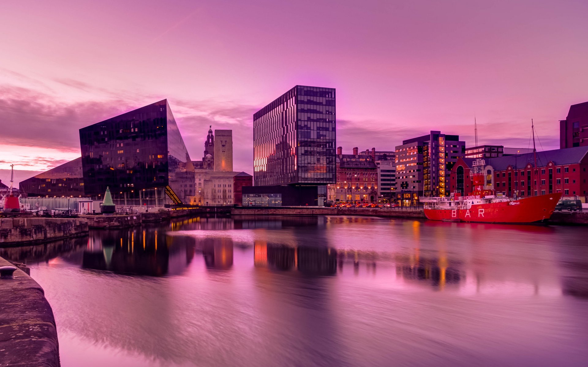 Обои вода, вечер, корабль, дома, англия, порт, ливерпуль, water, the evening, ship, home, england, port, liverpool разрешение 2048x1364 Загрузить