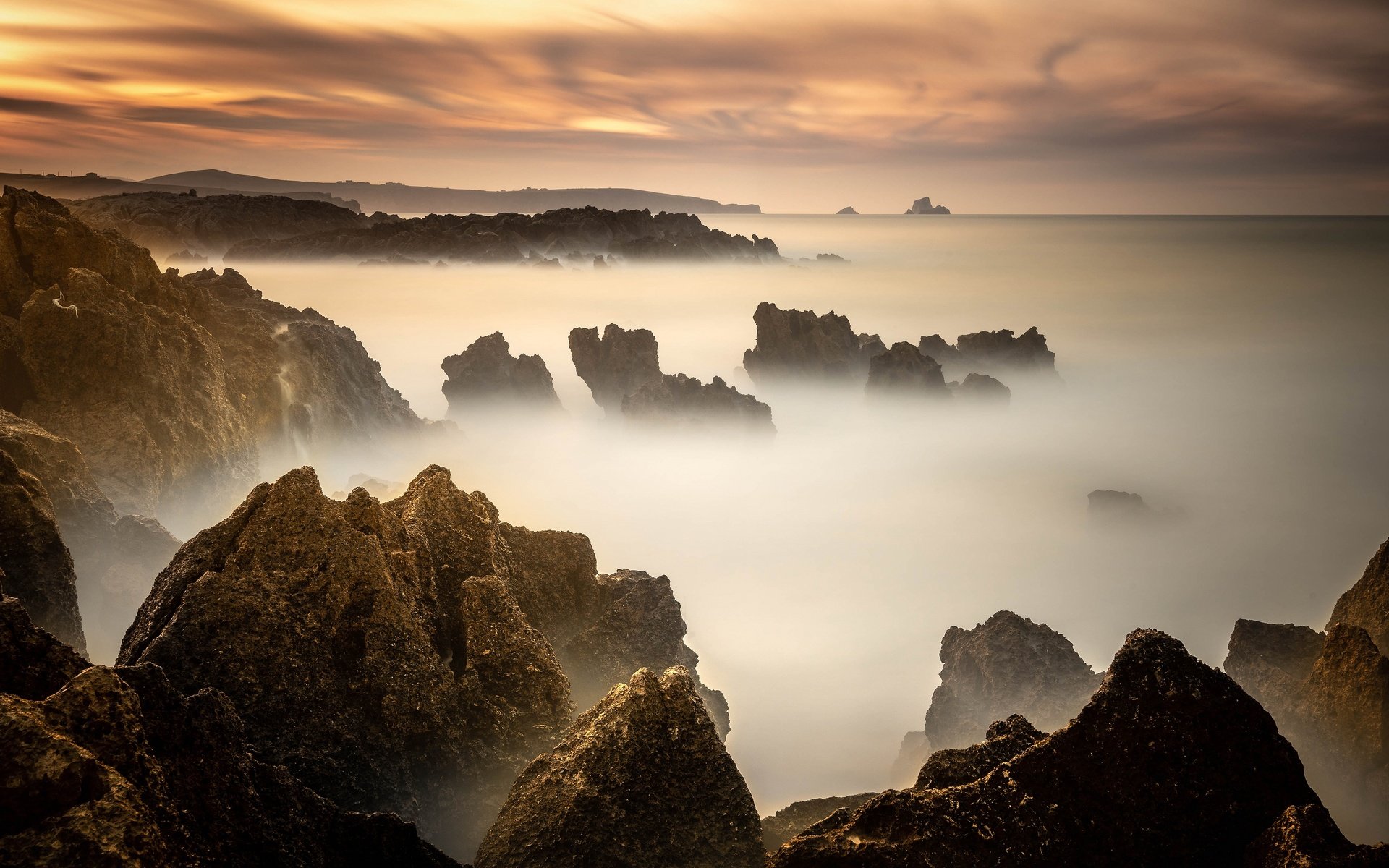 Обои небо, скалы, камни, берег, закат, море, туман, рассвет, the sky, rocks, stones, shore, sunset, sea, fog, dawn разрешение 3840x2160 Загрузить