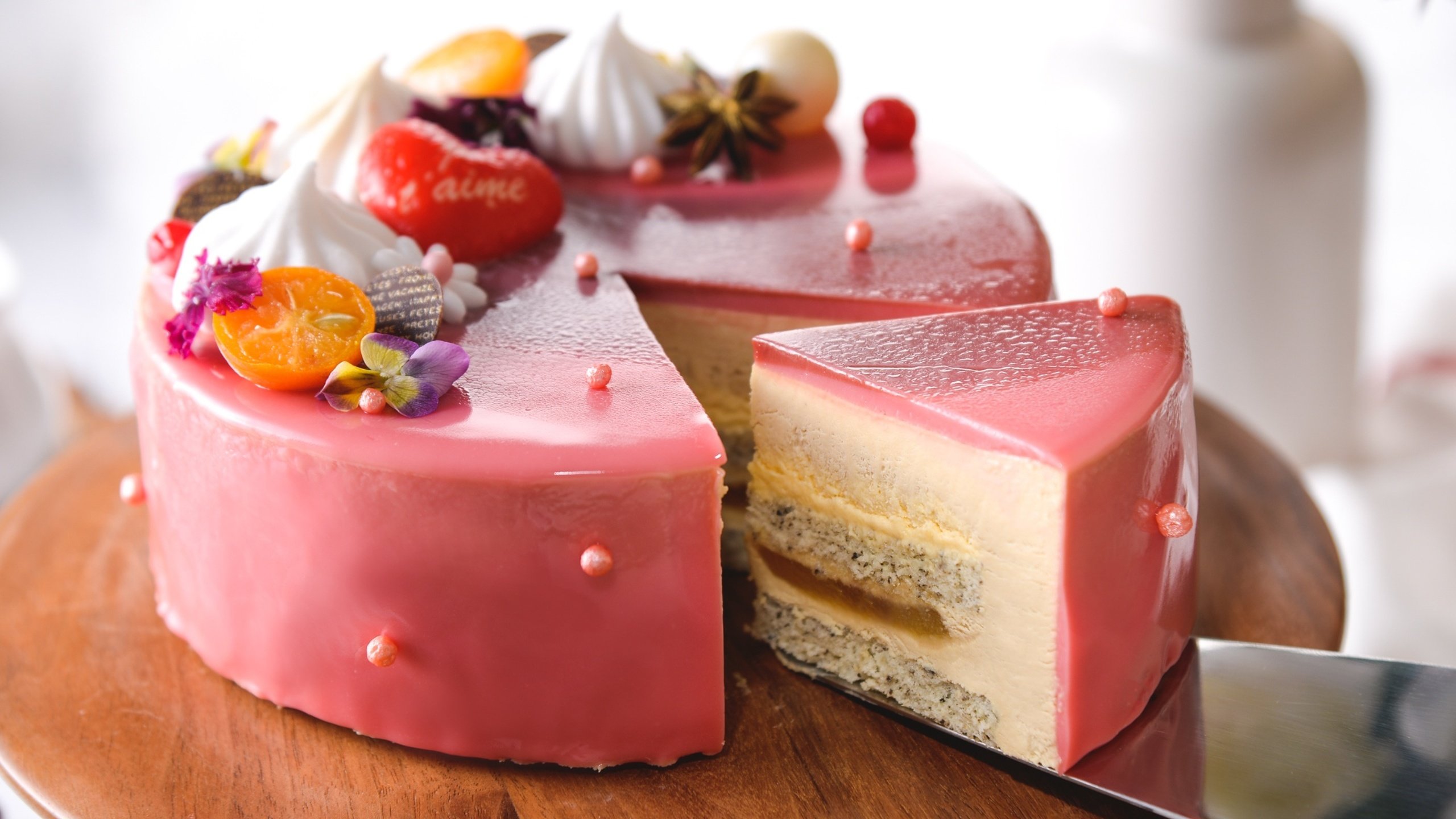 Обои ягоды, сладкое, торт, десерт, глазурь, слои, безе, berries, sweet, cake, dessert, glaze, layers, meringue разрешение 3840x2160 Загрузить