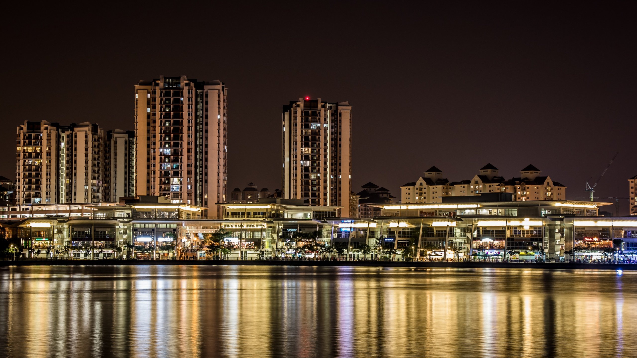 Обои свет, ночь, город, малайзия, путраджая, light, night, the city, malaysia, putrajaya разрешение 6000x4000 Загрузить