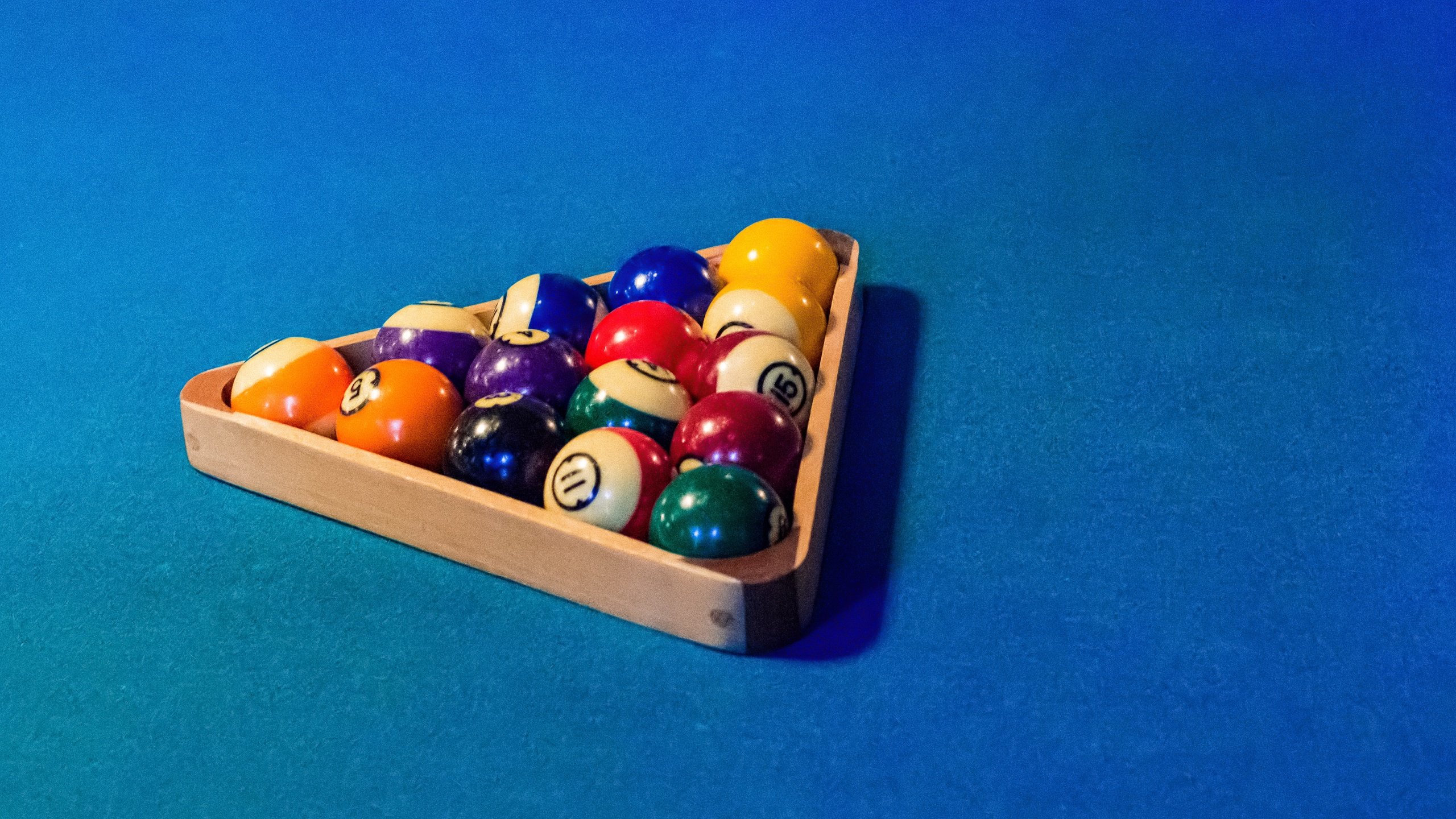 Обои шары, стол, треугольник, бильярд, сукно, balls, table, triangle, billiards, cloth разрешение 4928x3264 Загрузить