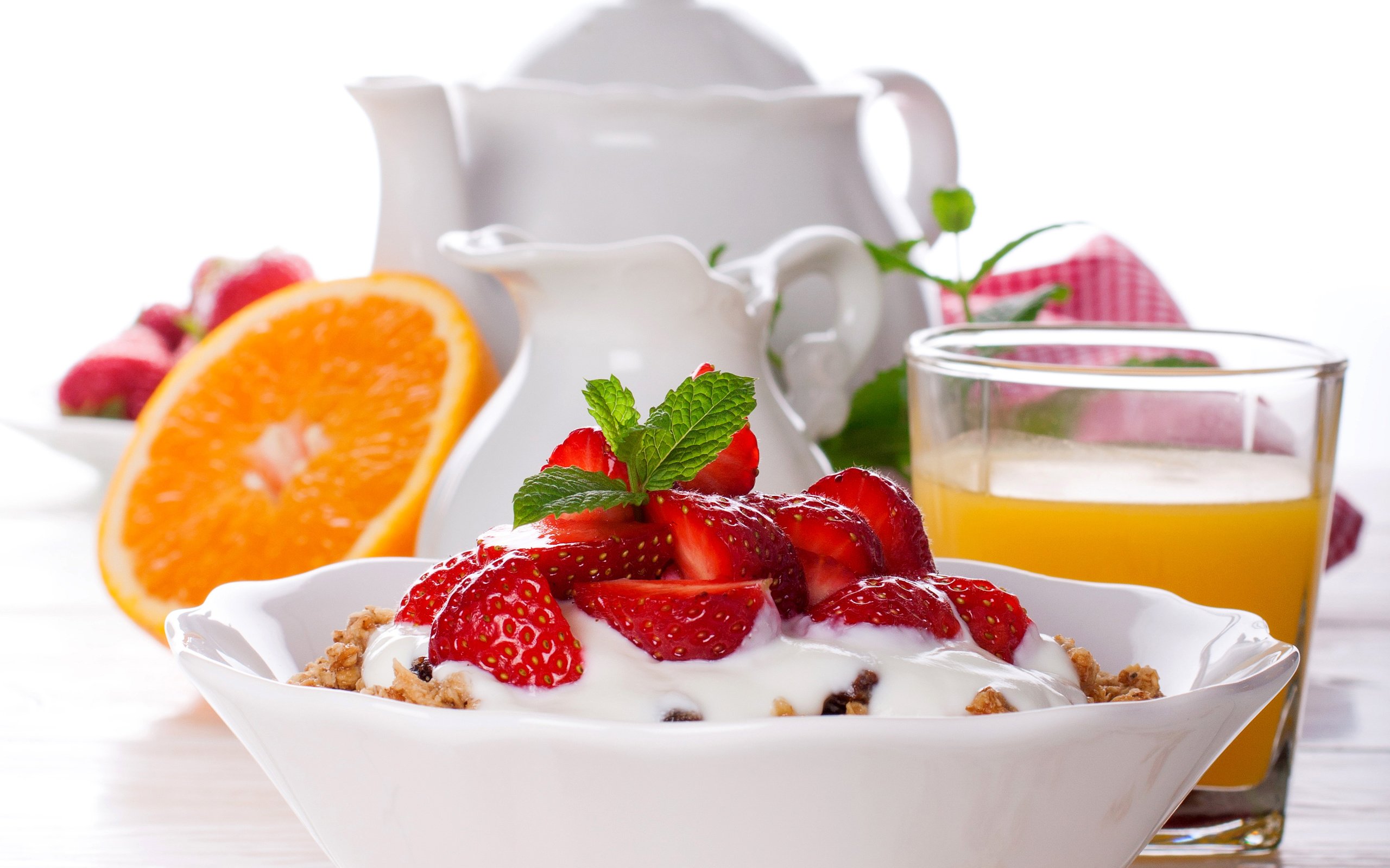 Обои клубника, апельсин, мюсли, сок, йогурт, strawberry, orange, muesli, juice, yogurt разрешение 2848x2316 Загрузить