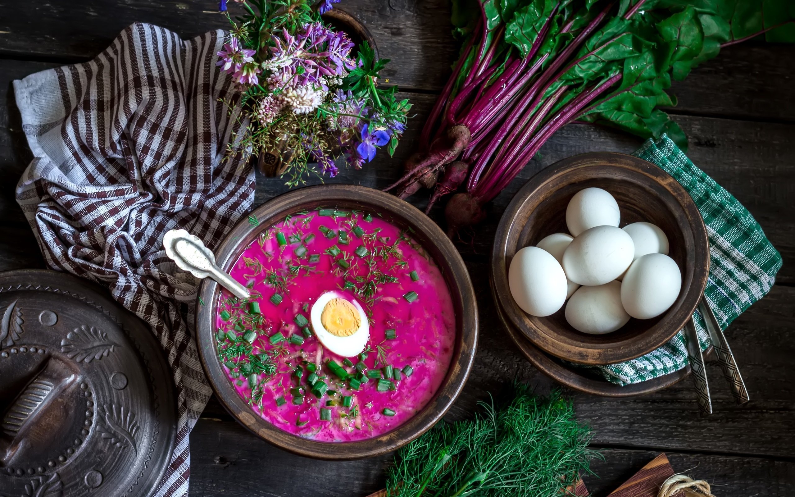 Обои яйца, укроп, натюрморт, суп, свекла, ботва, свекольник, eggs, dill, still life, soup, beets, tops, beetroot разрешение 3000x1898 Загрузить