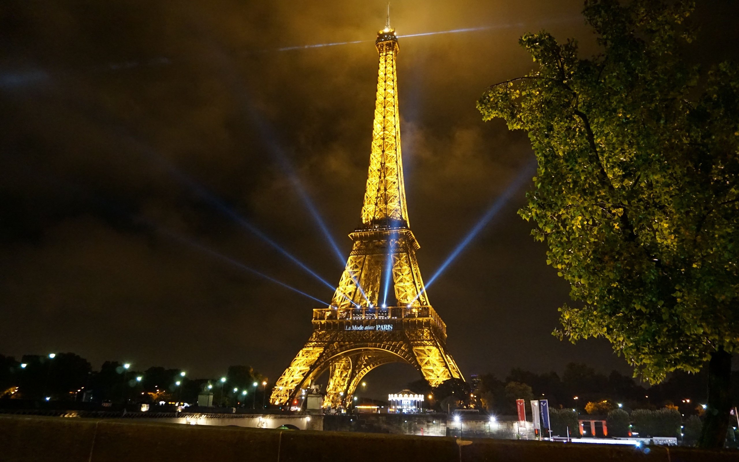 Башня эльфивая башня в Париже