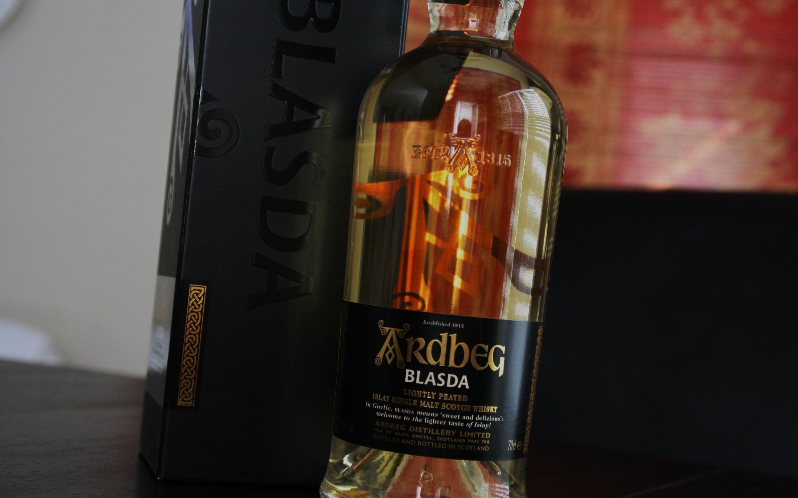 Обои бутылка, алкоголь, виски, ardbeg, bottle, alcohol, whiskey разрешение 3888x2592 Загрузить