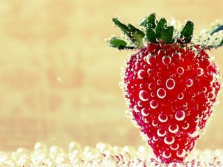 Обои вода, клубника, пузырьки, красненькая, water, strawberry, bubbles, reds разрешение 1920x1200 Загрузить