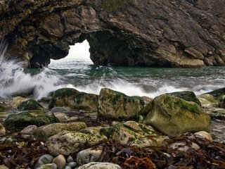 Обои камни, берег, скала, океан, прибой, арка, stones, shore, rock, the ocean, surf, arch разрешение 2560x1600 Загрузить