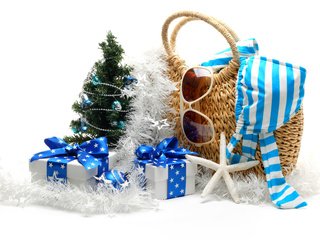 Обои сумка, новый год, очки, подарки, морская, звезда, гирлянда, ёлочка, коробки, bag, new year, glasses, gifts, sea, star, garland, herringbone, box разрешение 2560x1600 Загрузить