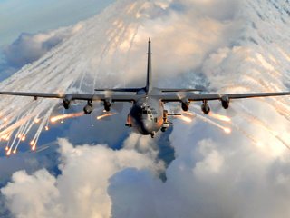 Обои самолет, nebo, ac 130, обьлака, the plane, oblaka разрешение 2689x1660 Загрузить