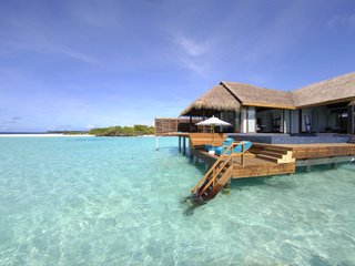 Обои небо, море, горизонт, бунгало, тропики, мальдивы, the sky, sea, horizon, bungalow, tropics, the maldives разрешение 3576x2050 Загрузить