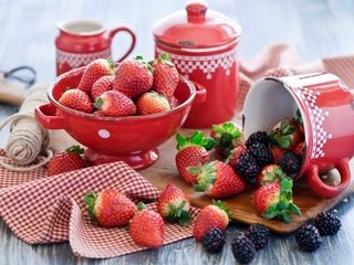 Обои лето, клубника, ягоды, посуда, ежевика, summer, strawberry, berries, dishes, blackberry разрешение 1920x1200 Загрузить