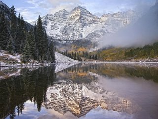 Обои озеро, горы, снег, природа, лес, зима, отражение, пейзаж, lake, mountains, snow, nature, forest, winter, reflection, landscape разрешение 1920x1200 Загрузить