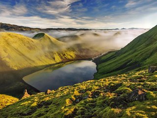 Обои небо, озеро, горы, природа, туман, долина, ландшафт, the sky, lake, mountains, nature, fog, valley, landscape разрешение 1920x1151 Загрузить