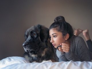 Обои настроение, собака, дети, девочка, ребенок, друзья, на кровати, mood, dog, children, girl, child, friends, on the bed разрешение 1920x1200 Загрузить