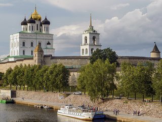 Обои собор, россия, набережная, крепость, купола, псков, cathedral, russia, promenade, fortress, dome, pskov разрешение 1920x1200 Загрузить