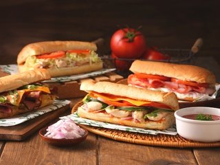 Обои лук, мясо, помидоры, соус, сэндвич, бутерброды, bow, meat, tomatoes, sauce, sandwich, sandwiches разрешение 3000x2000 Загрузить