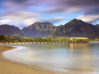 Обои небо, горы, море, пляж, пирс, пальмы, the sky, mountains, sea, beach, pierce, palm trees разрешение 1920x1200 Загрузить