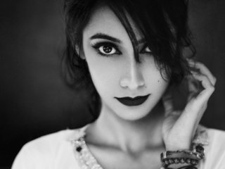 Обои глаза, девушка, портрет, взгляд, чёрно-белое, eyes, girl, portrait, look, black and white разрешение 4928x3264 Загрузить