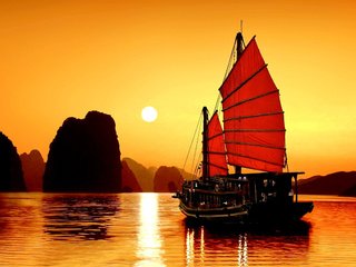Обои вьетнам, вечер, озеро, закат, пейзаж, горизонт, парусник, азия, залив, vietnam, the evening, lake, sunset, landscape, horizon, sailboat, asia, bay разрешение 2560x1600 Загрузить