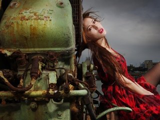 Обои девушка, двигатель, азиатка, girl, engine, asian разрешение 2399x1489 Загрузить