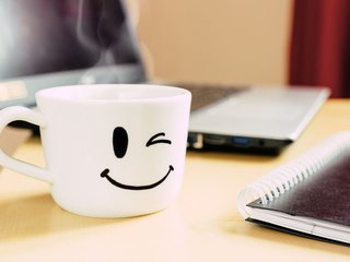 Обои улыбка, кофе, кружка, смайл, smile, coffee, mug разрешение 1920x1200 Загрузить