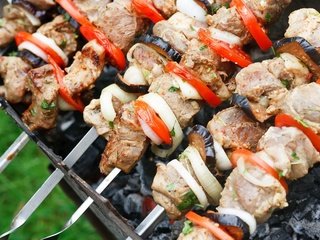 Обои овощи, мясо, шашлык, шампура, мангал, vegetables, meat, kebab, skewers, grill разрешение 1920x1200 Загрузить