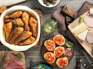 Обои хлеб, grilled, овощи, мясо, помидоры, дерева, оливки, курица, соус, bread, vegetables, meat, tomatoes, wood, olives, chicken, sauce разрешение 4991x3333 Загрузить