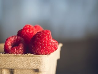 Обои макро, фон, малина, ягоды, macro, background, raspberry, berries разрешение 2048x1470 Загрузить