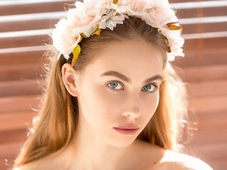 Обои девушка, портрет, взгляд, модель, волосы, лицо, венок, губки, girl, portrait, look, model, hair, face, wreath, sponge разрешение 1920x1080 Загрузить