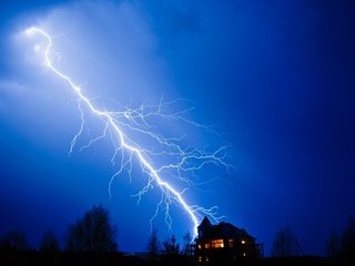 Обои небо, облака, деревья, молния, дом, гроза, the sky, clouds, trees, lightning, house, the storm разрешение 3000x2004 Загрузить