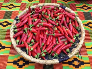 Обои корзинка, чили, перец, красный перец, basket, chile, pepper, red pepper разрешение 2592x1936 Загрузить