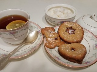 Обои напиток, лимон, чашка, чай, печенье, выпечка, десерт, ложка, drink, lemon, cup, tea, cookies, cakes, dessert, spoon разрешение 5312x2988 Загрузить