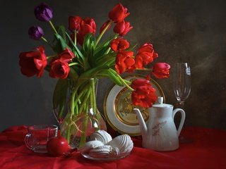 Обои цветы, букет, тюльпаны, яблоко, посуда, зефир, композиция, flowers, bouquet, tulips, apple, dishes, marshmallows, composition разрешение 4224x2932 Загрузить