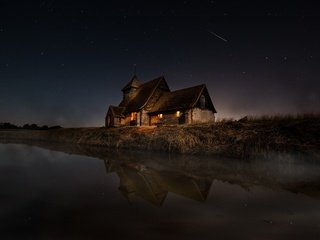 Обои ночь, огни, берег, отражение, звезды, туман, водоем, дом, night, lights, shore, reflection, stars, fog, pond, house разрешение 3648x2650 Загрузить