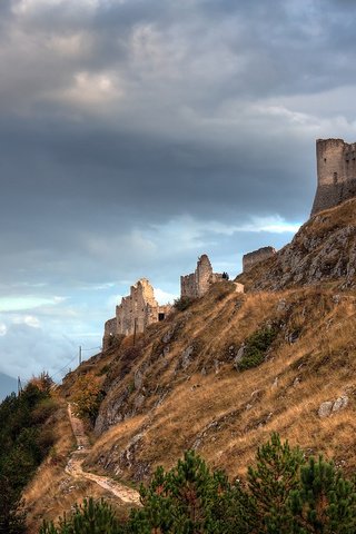 Обои развалины, радуга, италия, rainbow and the castle, abruzzo italy, крепость, the ruins, rainbow, italy, fortress разрешение 2560x1600 Загрузить