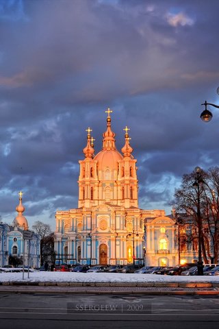 Обои деревья, фонарь, санкт-петербург, смольный собор, trees, lantern, saint petersburg, smolny cathedral разрешение 2048x1536 Загрузить