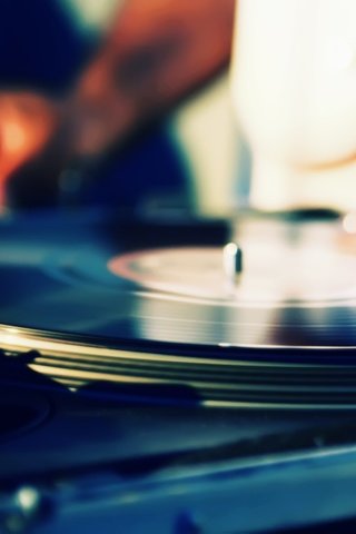 Обои музыка, диджей, винил, пластинка, руки, проигрыватель, music, dj, vinyl, record, hands, player разрешение 3000x2003 Загрузить