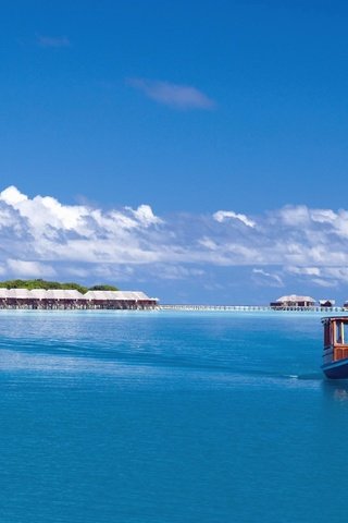 Обои лодка, остров, бунгало, тропики, мальдивы, boat, island, bungalow, tropics, the maldives разрешение 3000x1992 Загрузить