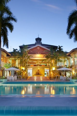 Обои пальмы, бассейн, курорт, palm trees, pool, resort разрешение 2560x1440 Загрузить
