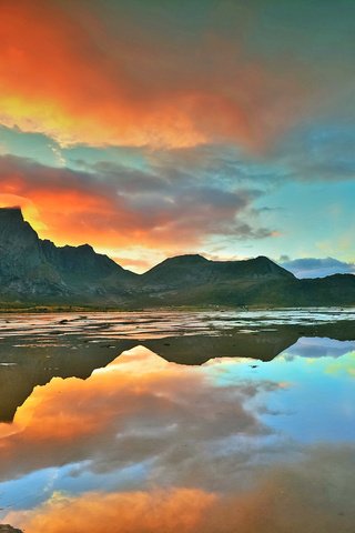 Обои небо, облака, озеро, горы, отражение, пейзаж, рассвет, the sky, clouds, lake, mountains, reflection, landscape, dawn разрешение 2048x1363 Загрузить