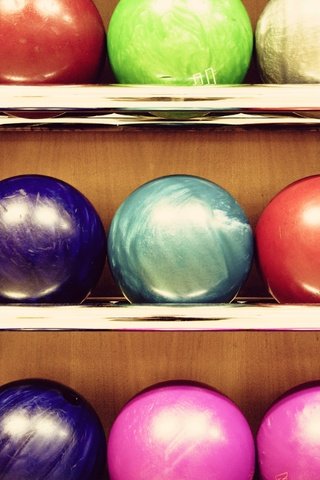 Обои шары, цвет, боулинг, полки, markus spiske, balls, color, bowling, shelves разрешение 4332x2860 Загрузить