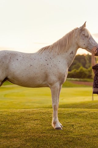 Обои лошадь, природа, девушка, поза, модель, лицо, конь, длинные волосы, босиком, barefoot, horse, nature, girl, pose, model, face, long hair разрешение 2048x1365 Загрузить